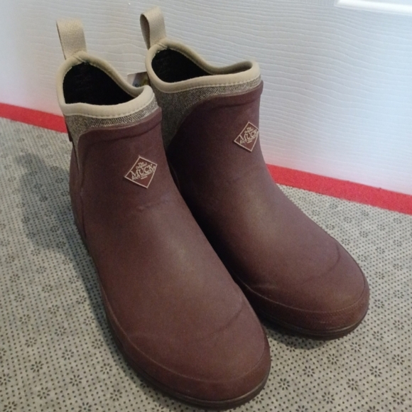 Muck Women's Originals Ankle, Rum Raisin/Tweed Herringbone sold out on website - Picture 5 of 16